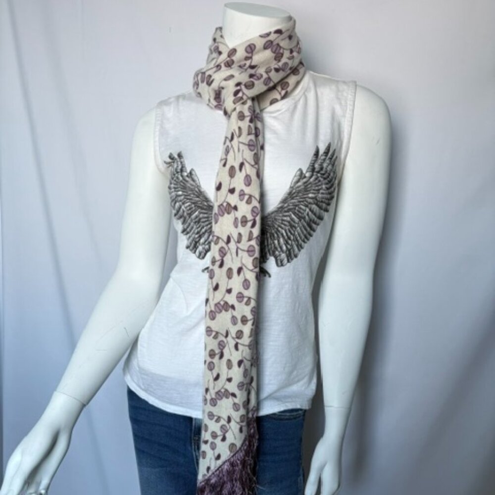 Elegant Vintage-Inspired Scar